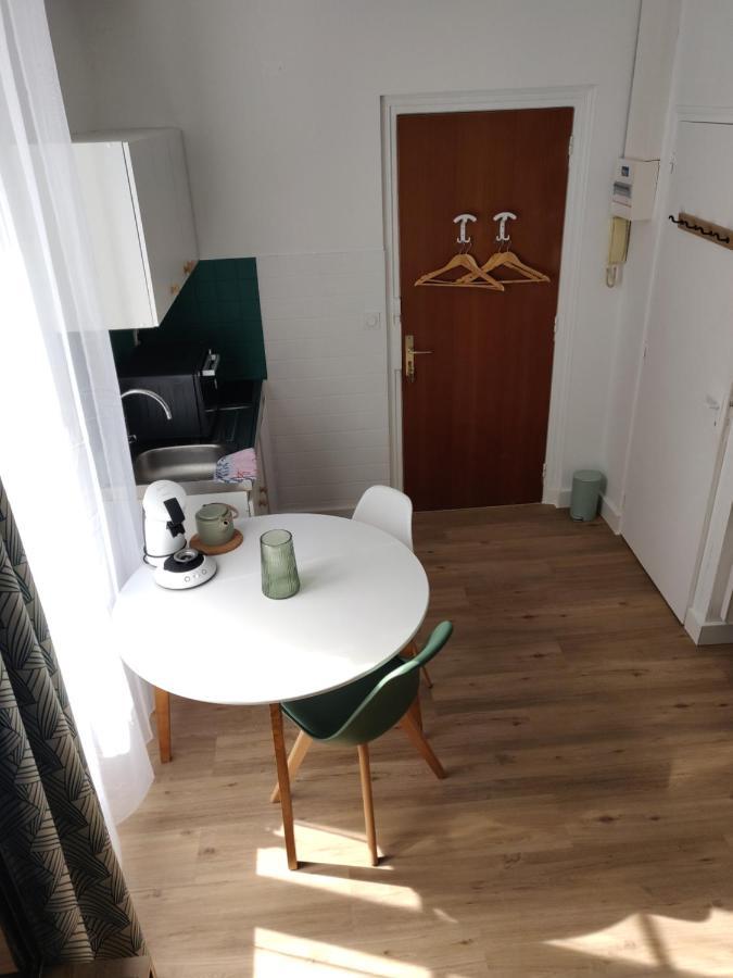 Scandinave - Proche Gare & Centre-Ville - Stationnement - Cour Interieure Table & Chaises Σαιν-Μπριέκ Εξωτερικό φωτογραφία